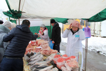 Представители 5-ти районов республики, гости из Алтайского края и Кемеровской области предложили свою продукцию майминцам на прошедшей районной ярмарке