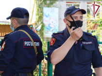 В Республике Алтай росгвардейцы задержали двух мужчин, которые незаконно проникли на территорию охраняемого объекта