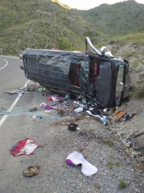 В Онгудайском районе Республики Алтай, в результате опрокидывания микроавтобуса, получили травмы 12 пассажиров