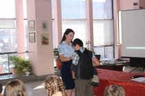 Автоинспекторы Республики Алтай совместно с сотрудниками МЧС провели экспресс-курс дорожной безопасности для детей из опекаемых семей